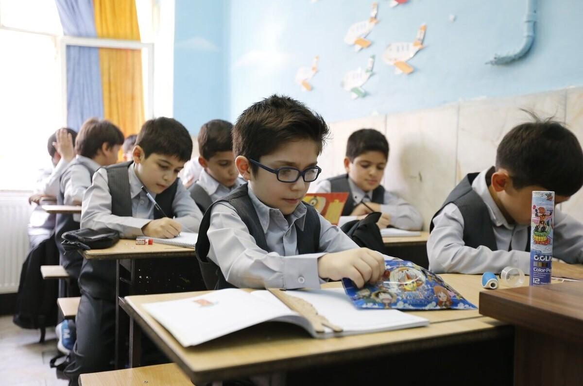 تجاوز جنسی معلم شهر ری به دانش آموزان بی‌گناه با نام تنبیه سربازی