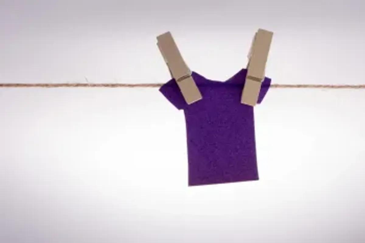 نحوه صحیح شستن تیشرت در ماشین لباسشویی با تمام جزئیات