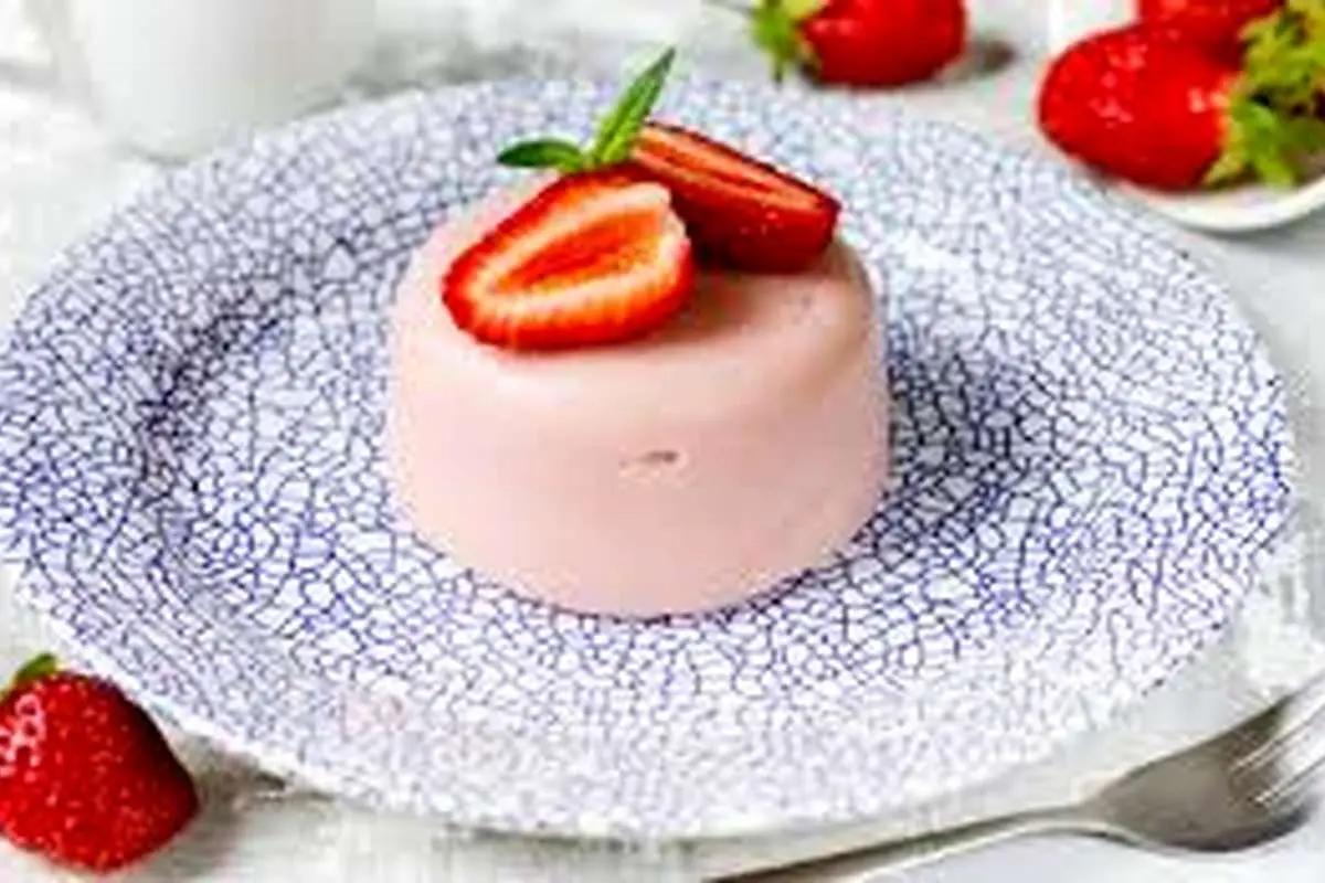 طرز تهیه دسر دیلایت توت فرنگی