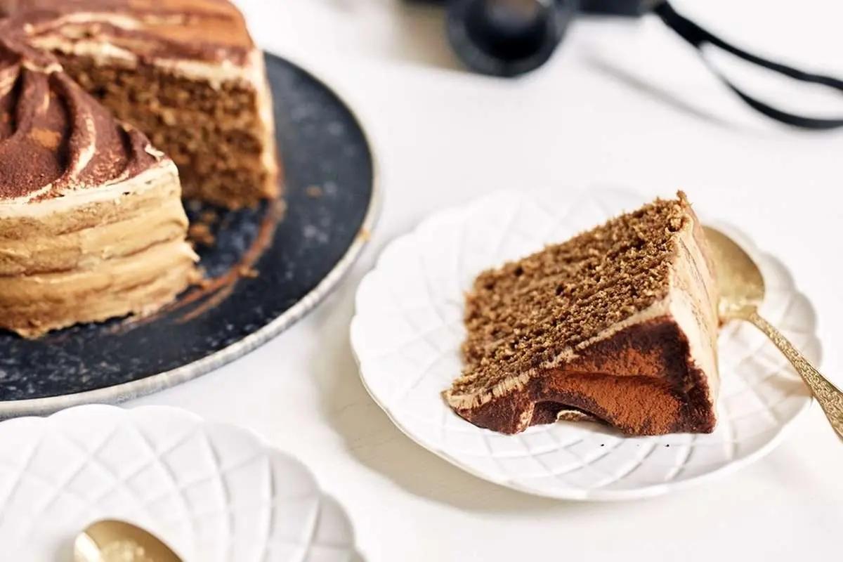 طرز تهیه کیک اسفنجی کاپوچینو خانگی و خوشمزه