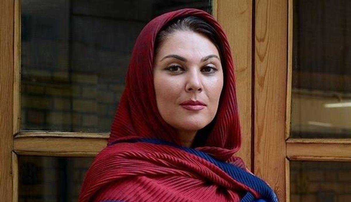 لاله اسکندری با استایلی الهام‌گرفته از طبیعت | شکوفه‌ها، رنگ‌های بهاری و نگاهی هنرمندانه