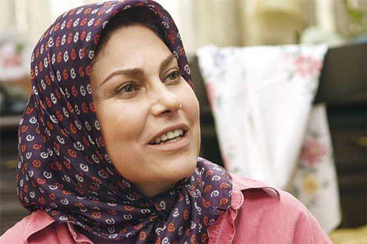 خانه‌ای به سبک خاطره‌ها: حوض، پنجره آبی و نوستالژی مهرانه مهین‌ترابی