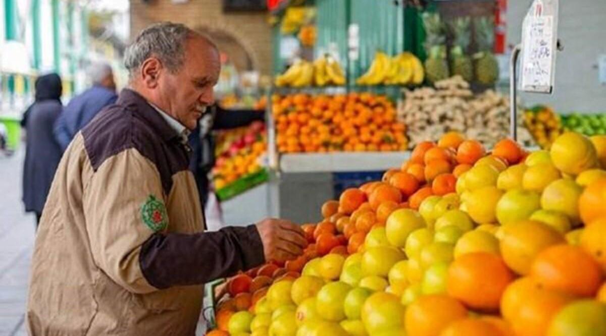 کف قیمت میوه به 50 هزار تومان رسید! | گرانی عجیب میوه در میادین میوه و تره بار