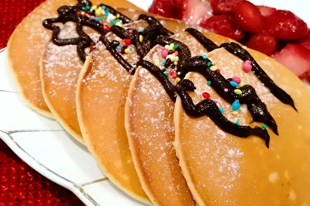 طرز تهیه پنکیک با ماست، یک صبحانه جذاب در کمترین زمان