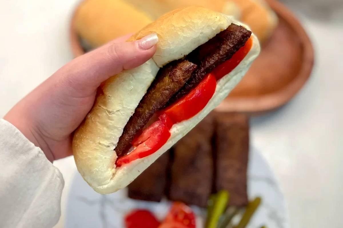 طرز تهیه ساندویج کباب لقمه؛ ساندویچ سالم و خانگی