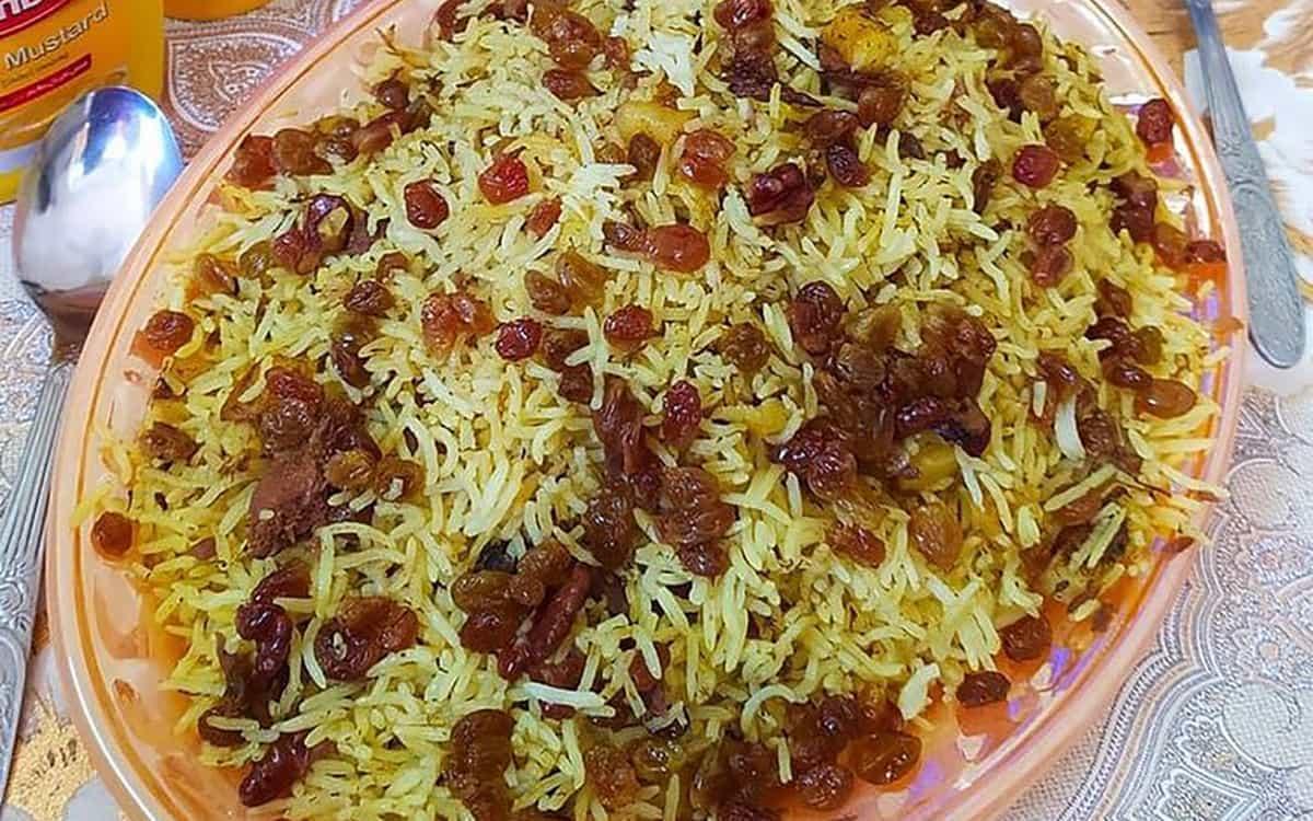 آموزش کشمش پلو در طبیعت سرسبز با هنر آشپزی بانوی ایرانی+فیلم