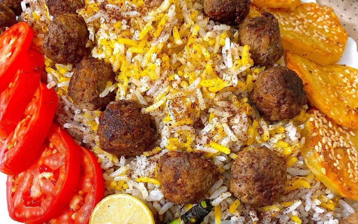 طرز تهیه سماق پلو سنتی با گوشت قل قلی؛ یک غذای قدیمی با طعمی خاص