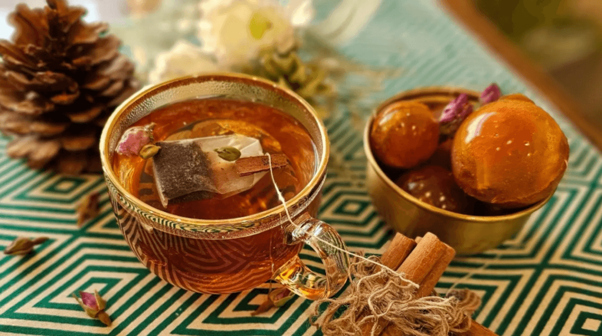 شب یلدا اینطوری چایی سرو کن | طرز تهیه tea bomb یا بمب چایی