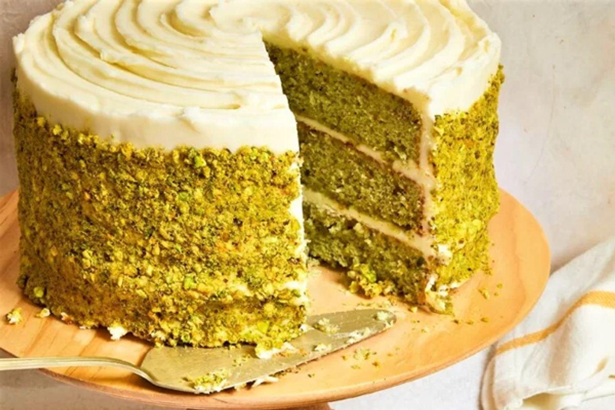 طرز تهیه کیک پسته | برای این کیک خوشمزه نیاز به خود پسته نداری!