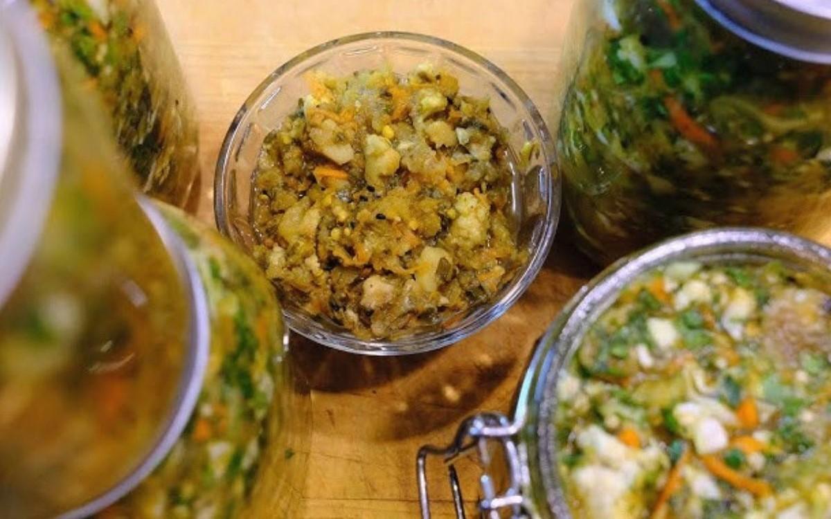 طرز تهیه ترشی لیته بادمجان ساده | تمام فوت و فن طعم ترد و خوشمزه ترشی خانگی