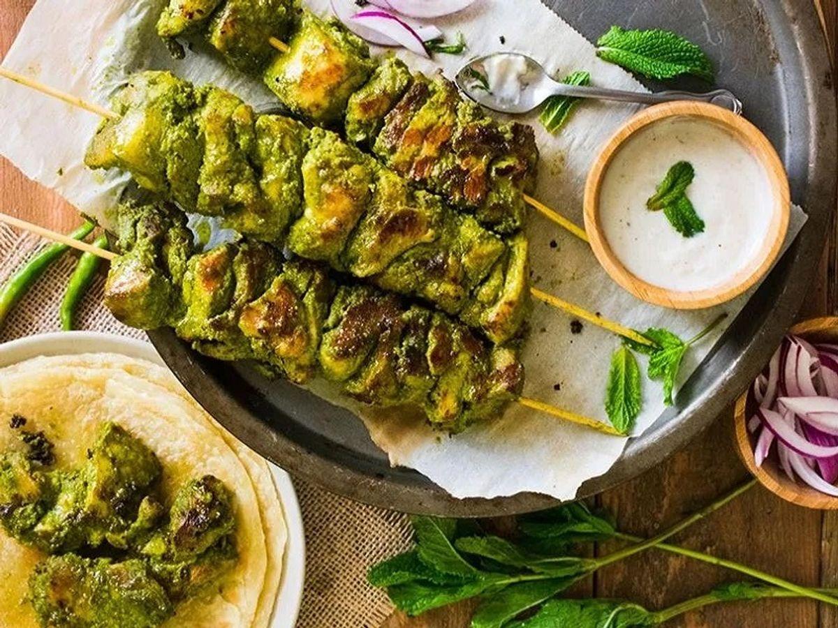 طرز تهیه جوجه کباب دودی | این جوجه کباب با سس سبزیجات خیلی میچسبه