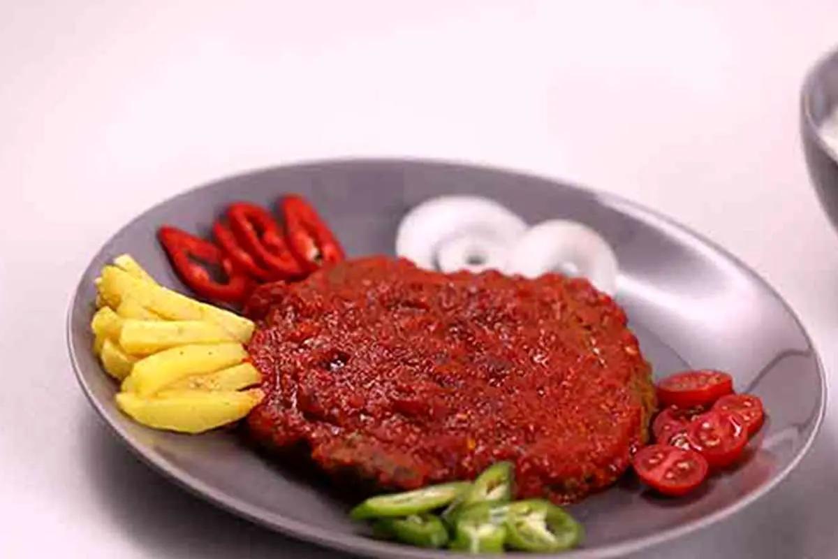 کباب تابه‌ای مرغ با سس آلبالو؛ طعم خاص و خوشمزه