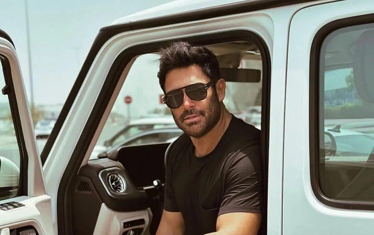 گاراژی به وسعت شهرت |  خودروهای خاص رضا گلزار در خانه‌اش