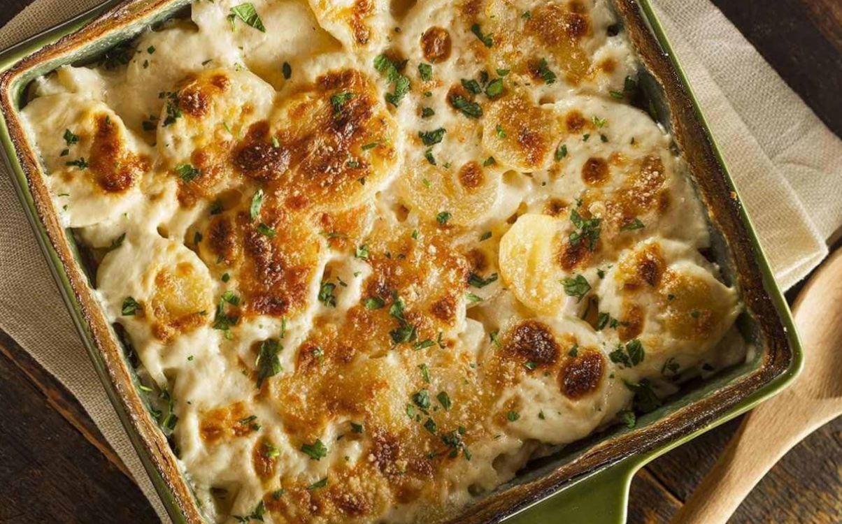 طرز تهیه ساندویچ چیپس و پنیر با نان ناگت