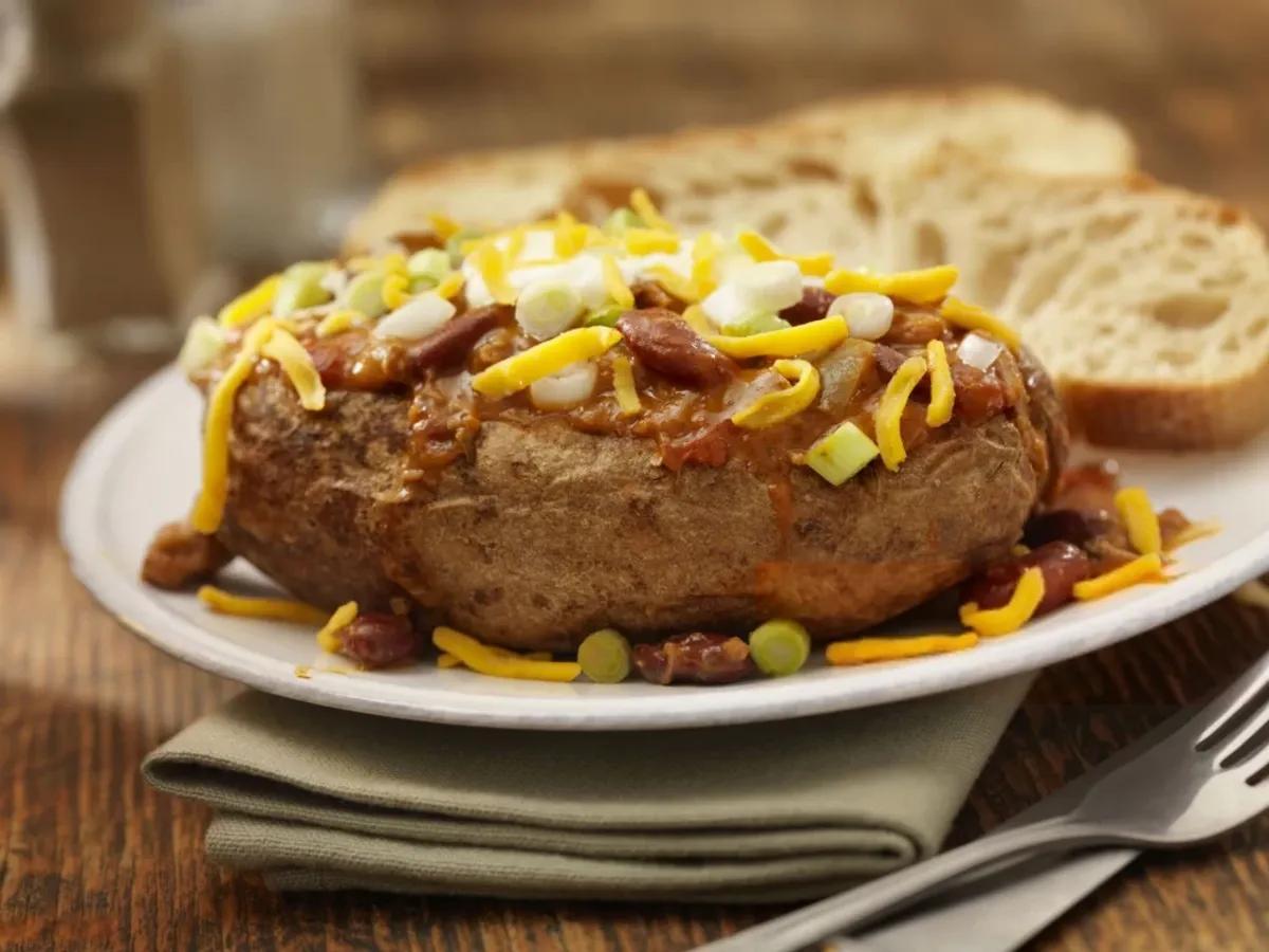 طرز تهیه سیب زمینی شکم پر در قابلمه بدون فر برای 2 تا 4 نفر