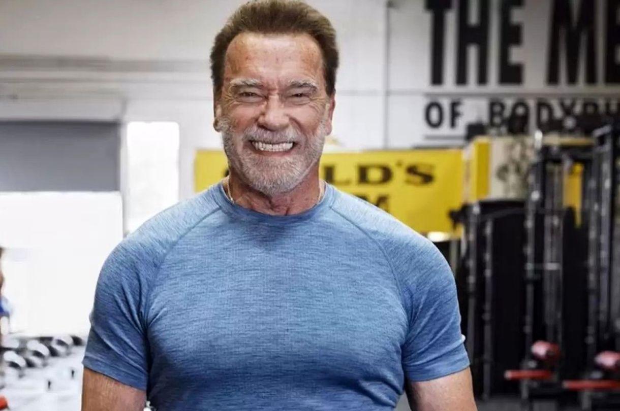 عکس (سفر در زمان) تیپ و چهره آرنولد و همسرش ماریا در سال ۱۳۶۷