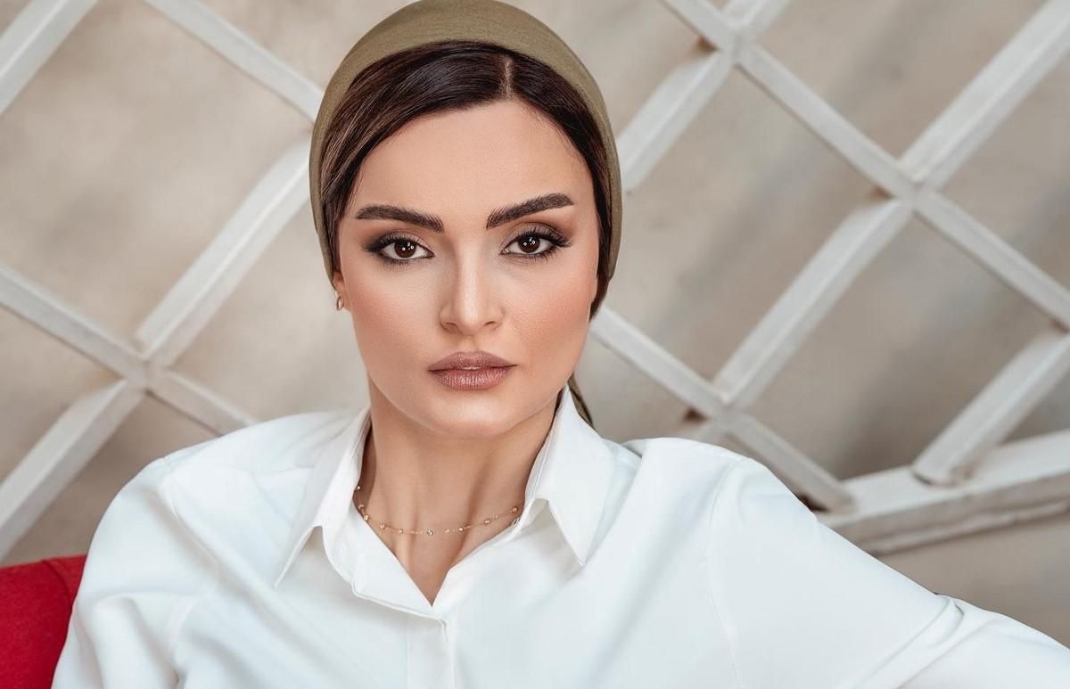 تقلید نیلوفر پارسا از تیپ آدری هپبورن بازیگر بریتانیایی