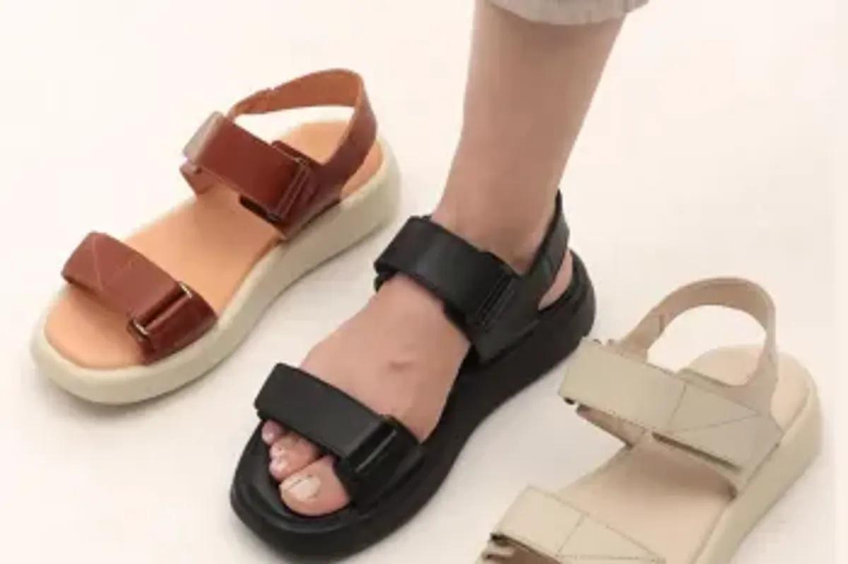 استایل تابستانی بدون صندل کامل نیست؛ مزایای پوشیدن صندل در روزهای گرم سال