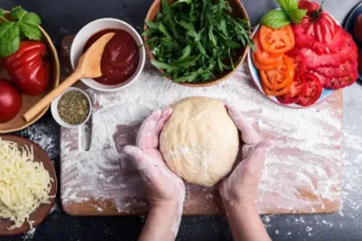 علل خشک شدن خمیر پیتزا و راه های جلوگیری از آن