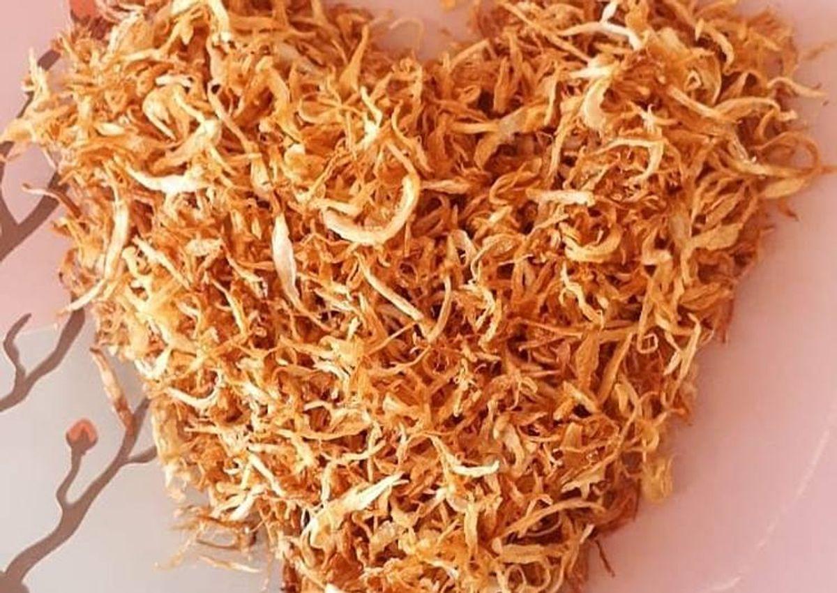 ترفندهای طلایی برای پیاز داغ مجلسی؛ پفکی، خوشرنگ و بی‌روغن