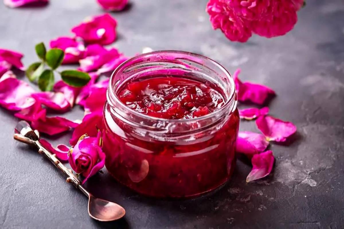 طرز تهیه مربای گل محمدی با گلبرگ تازه، خوشمزه و خاص