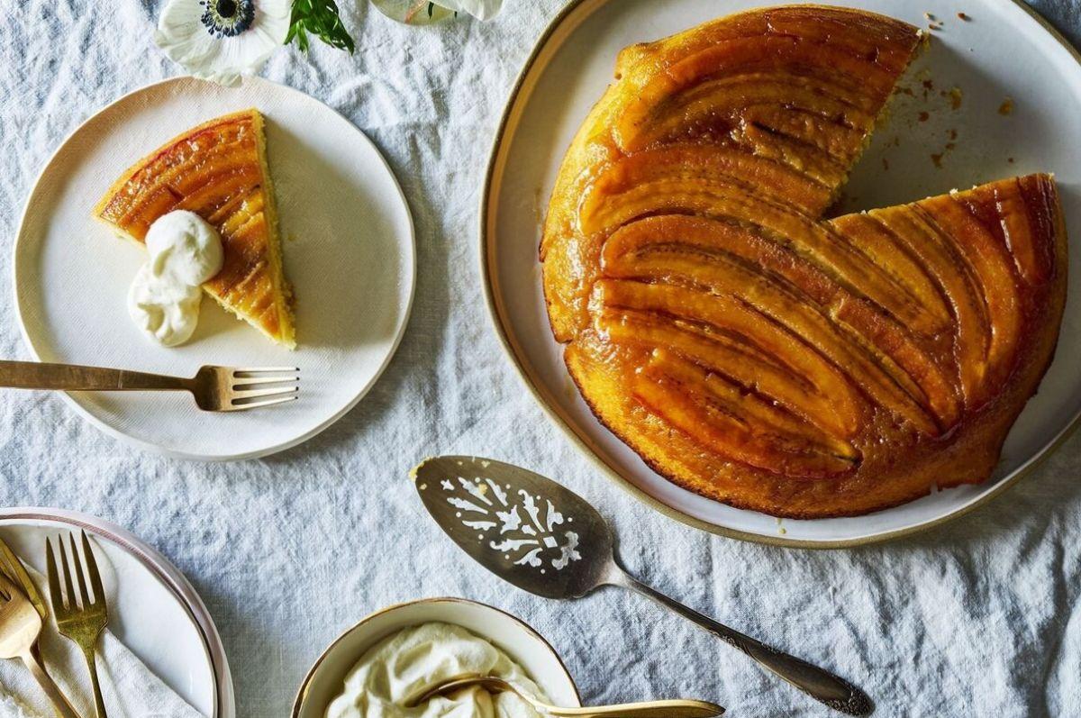 طرز تهیه کیک موز برگردان؛ یک کیک میوه ای خوشمزه و خاص