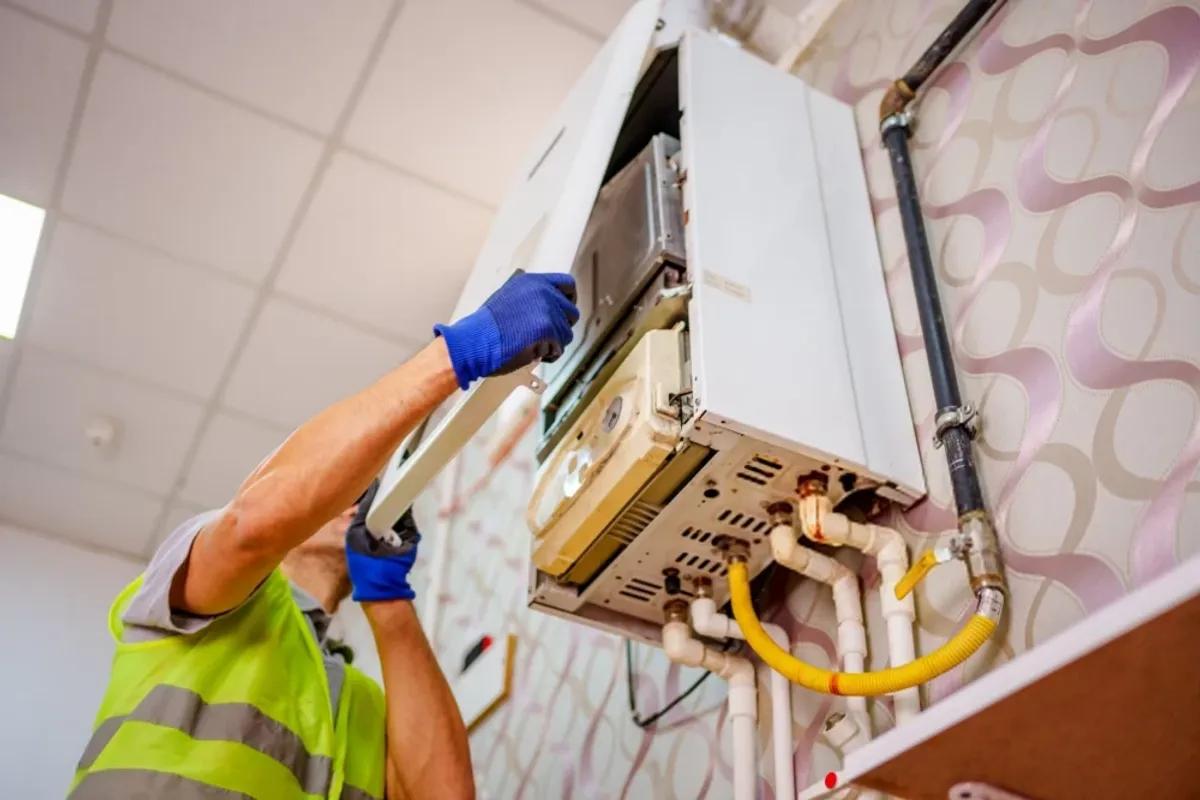 دلایل و راه حل های سر و صدای آبگرمکن دیواری