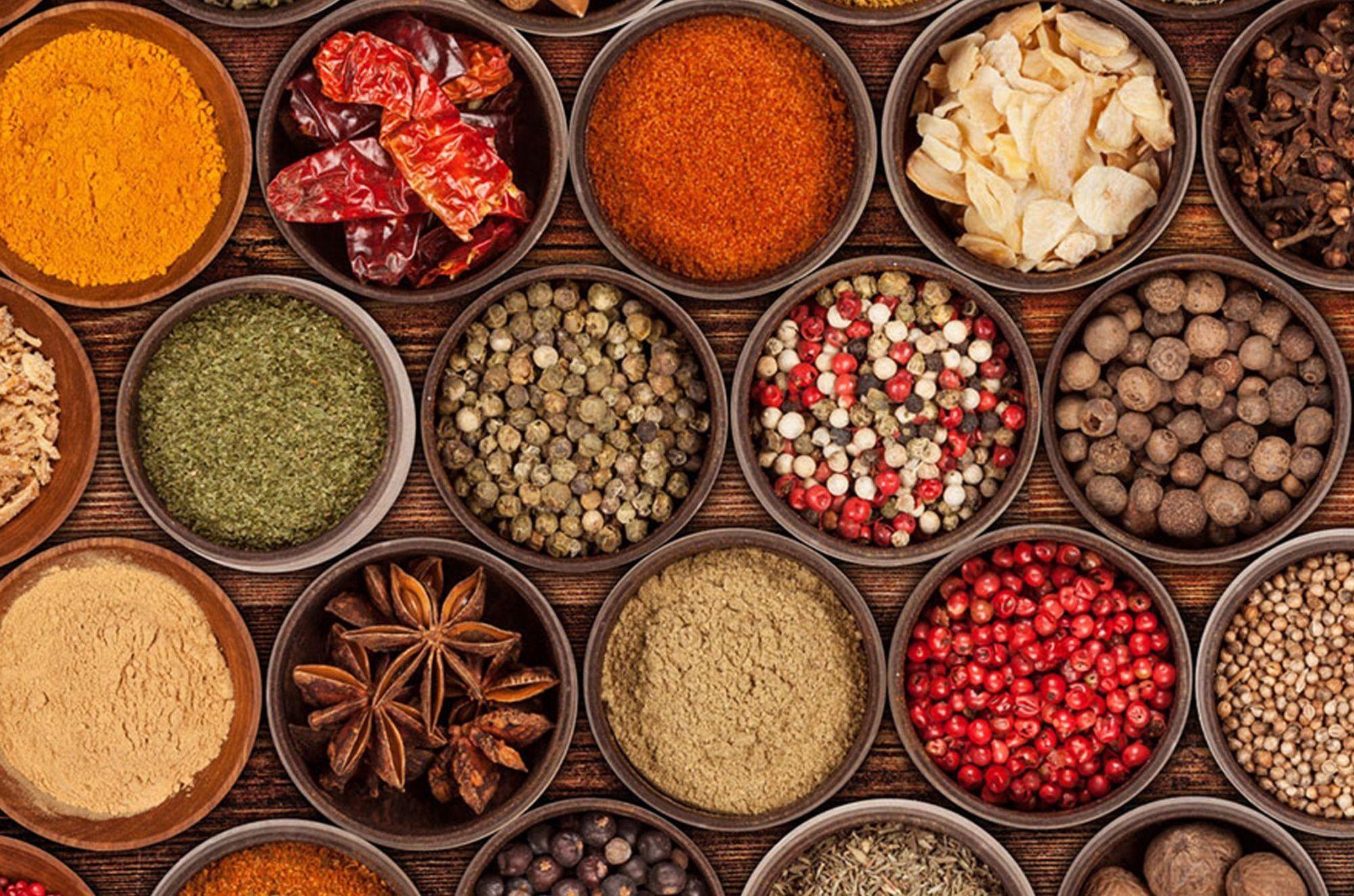 راز خوش‌طعم شدن کباب کوبیده لو رفت! ادویه مخصوصی که طعم کبابت رو حرفه‌ای می‌کند