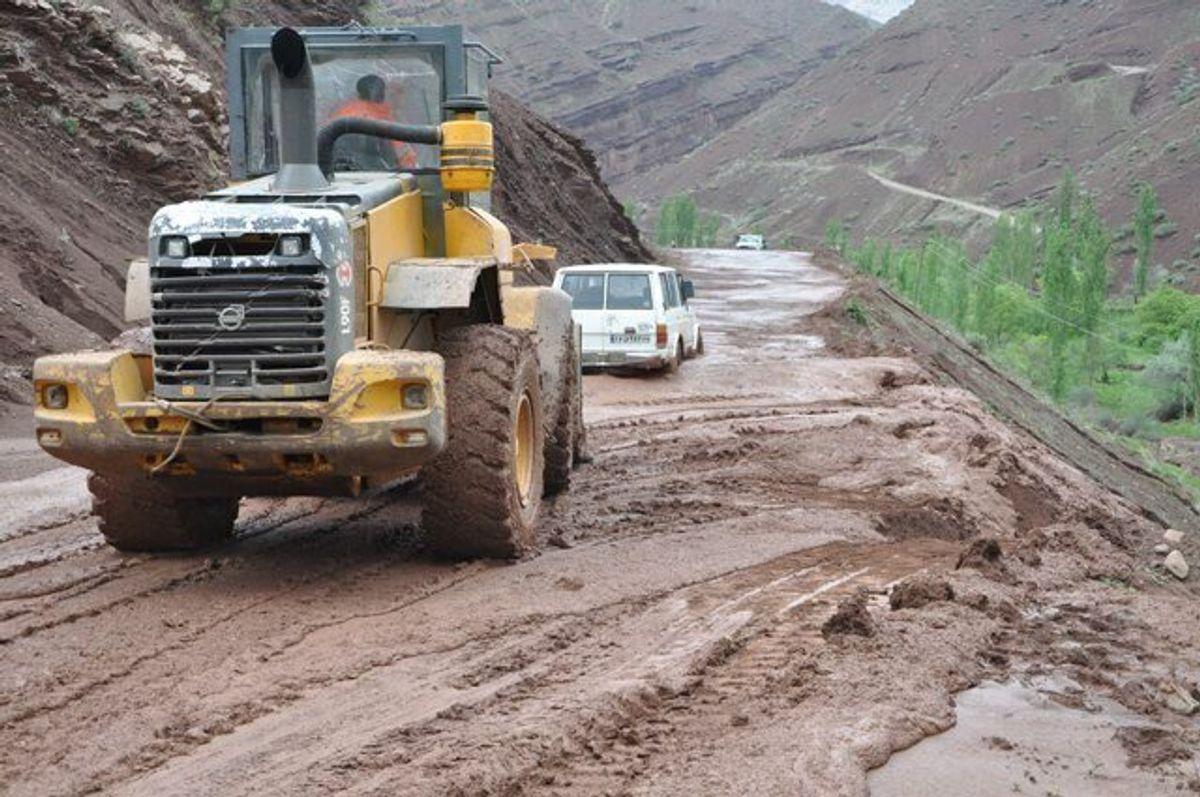 غرق شدن 3 پسر نوجوان در سیل رودبار| جستجو برای پیدا کردن اجساد این پسران