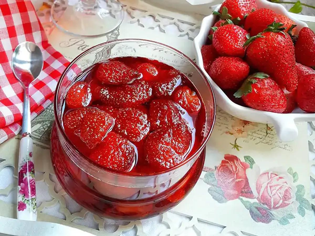 طرز تهیه مربای توت فرنگی| راز شکرک نزدن مربا