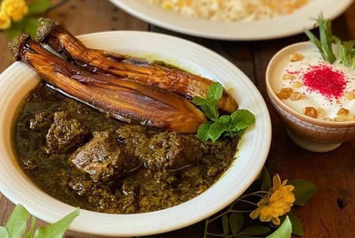 دستور پخت خورشت ریحان با بادمجان سرخ شده| خورشتی خوشمزه تر از قورمه سبزی برای شام یا ناهار