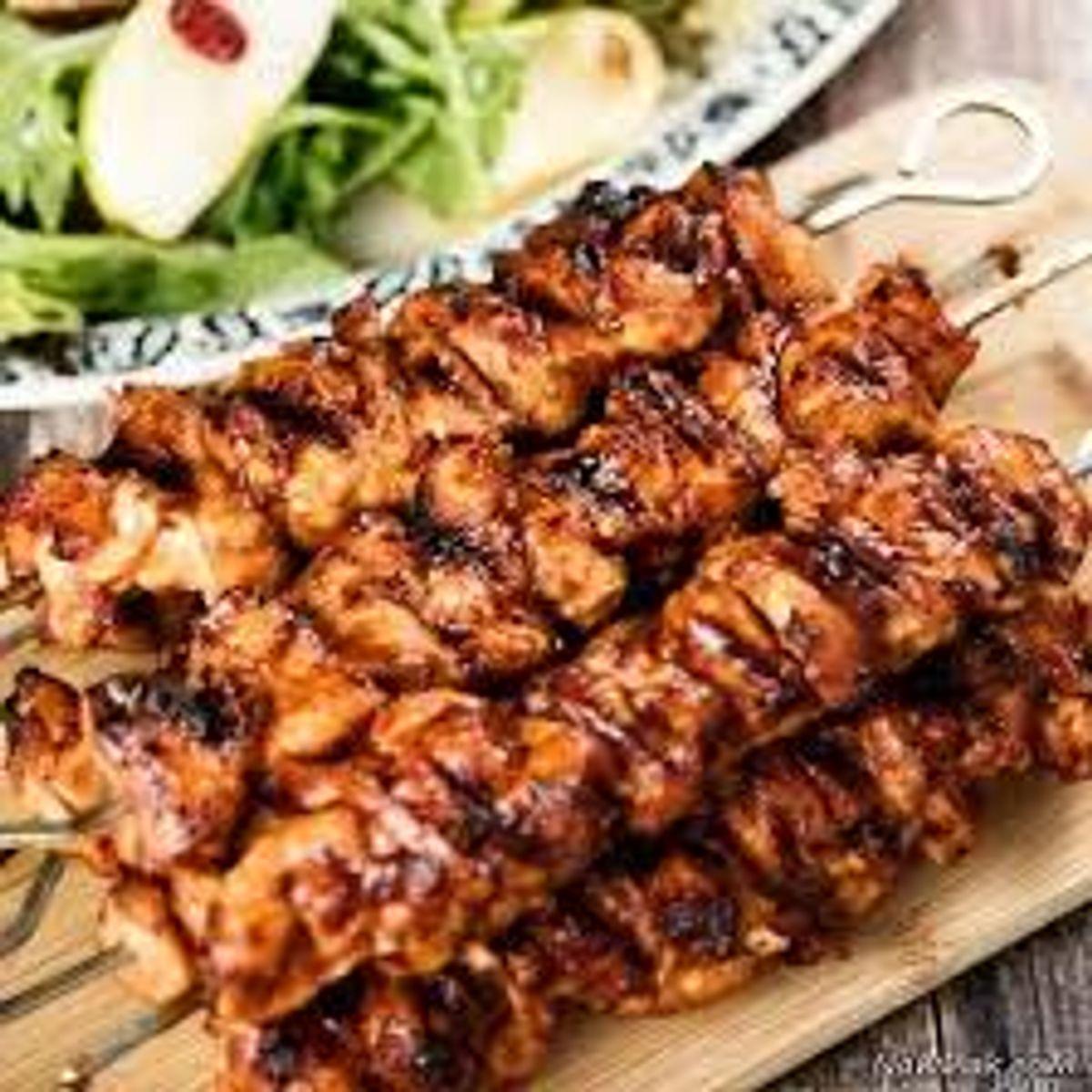 کباب کشمیری با سس مخصوص؛ انفجار طعم در هر لقمه