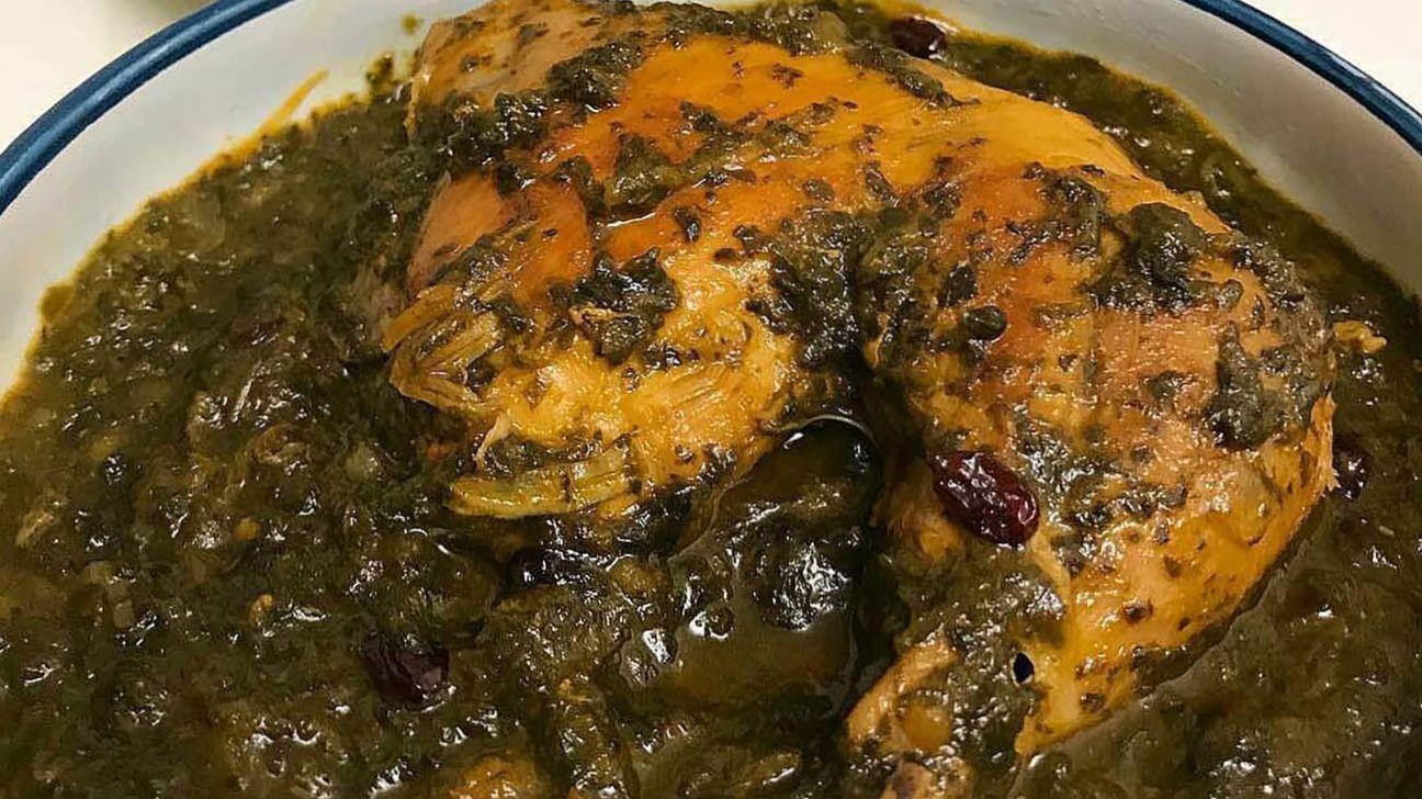 طرز تهیه خورشت آلو اسفناج با مرغ؛ طعمی که هیچ‌جا پیدا نمی‌کنید!