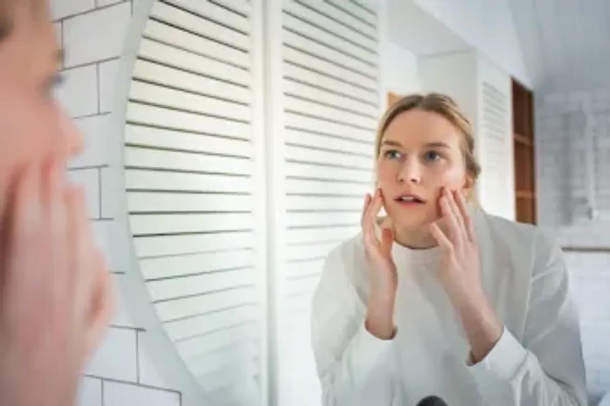 علت سوزش پوست بعد از زدن تونر و راه های مقابله با آن