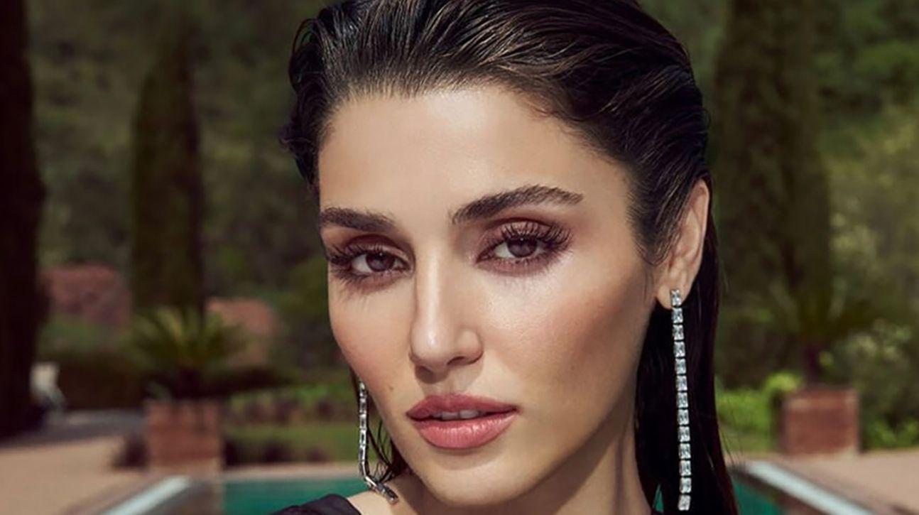 هانده ارچل با لبخندی دلربا در دل طبیعت