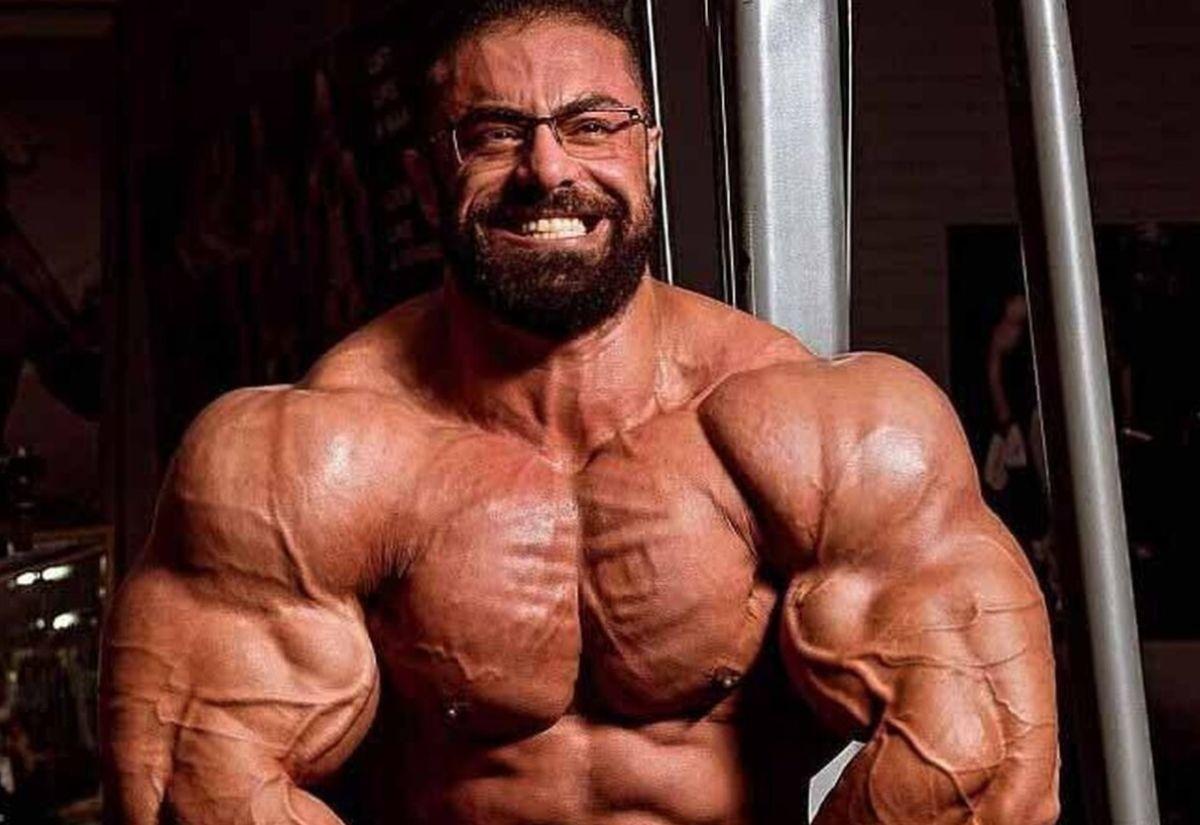 فیگور خرچنگی بهروز تابانی رقیب سرسخت هادی چوپان روی استیج+فیلم