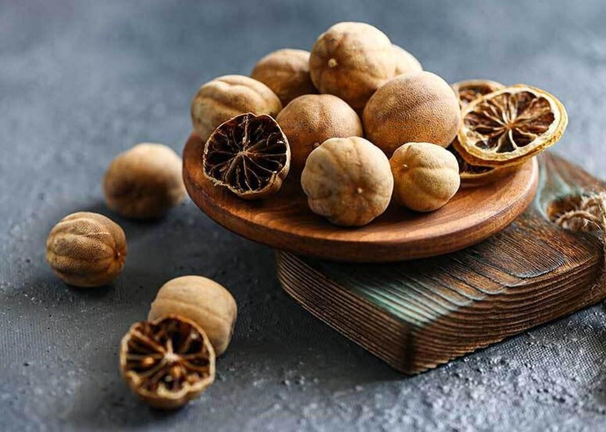 تلخی لیمو را چگونه بگیریم؟ | چند روش ساده برای گرفتن تلخی لیمو عمانی