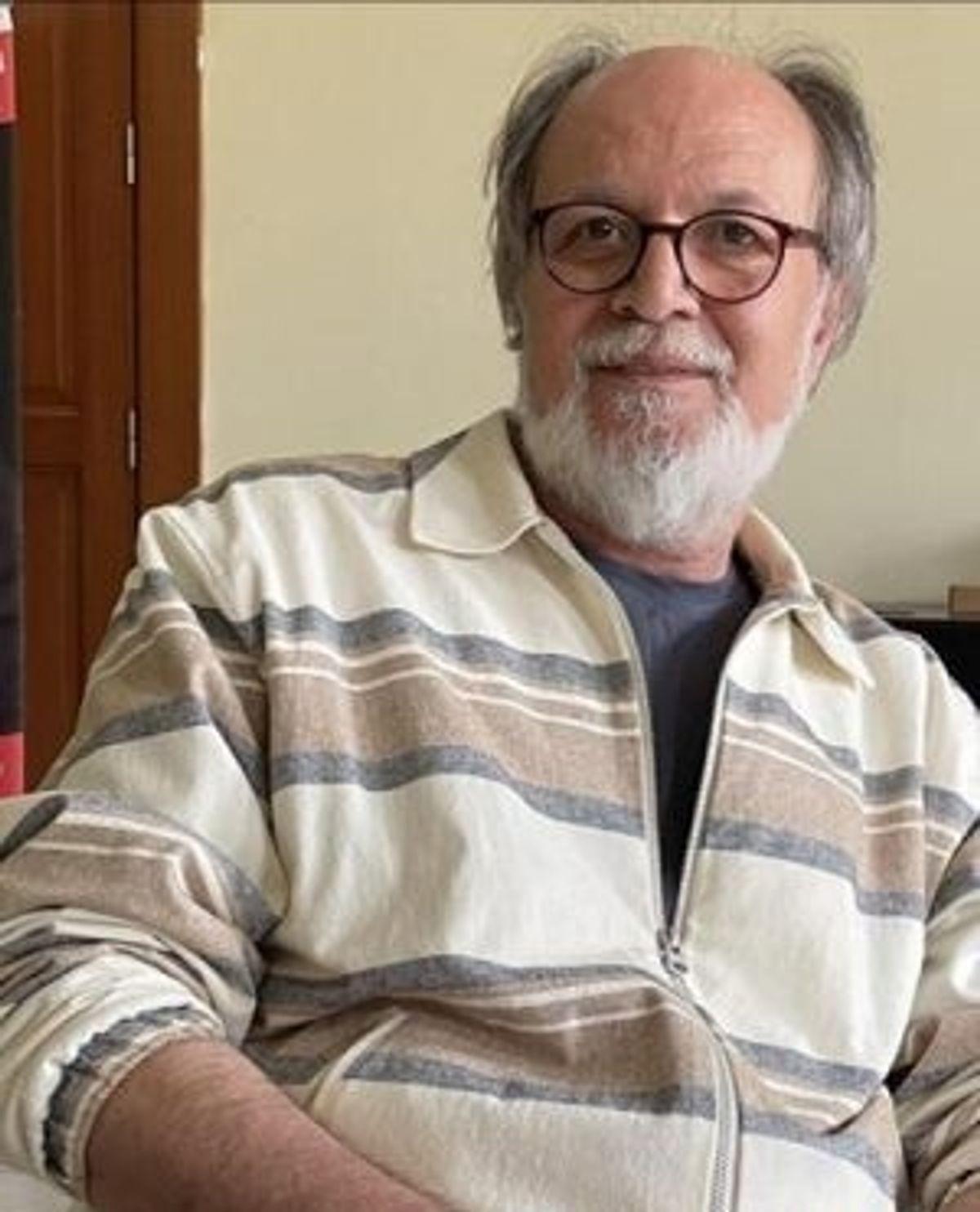 نگاهی به خانه ابدی گُلباران شده امین تارخ هنرمند جوان پَر پَر شده